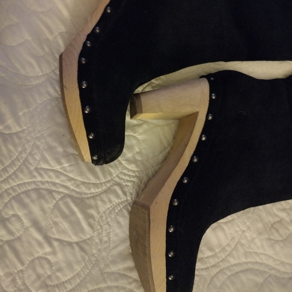 Banana Republic Suede Boots - Picture 5 of 6